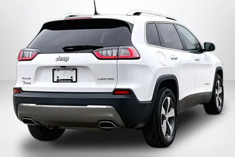 More photos of 2019 Jeep Cherokee Limited at Lakeside Automotive Group, MI