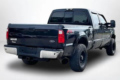 More photos of 2006 Ford F-250SD XL at Lakeside Automotive Group, MI