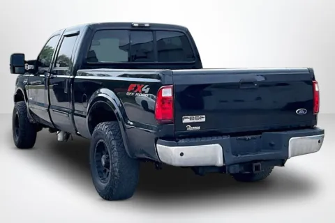 More photos of 2006 Ford F-250SD XL at Lakeside Automotive Group, MI