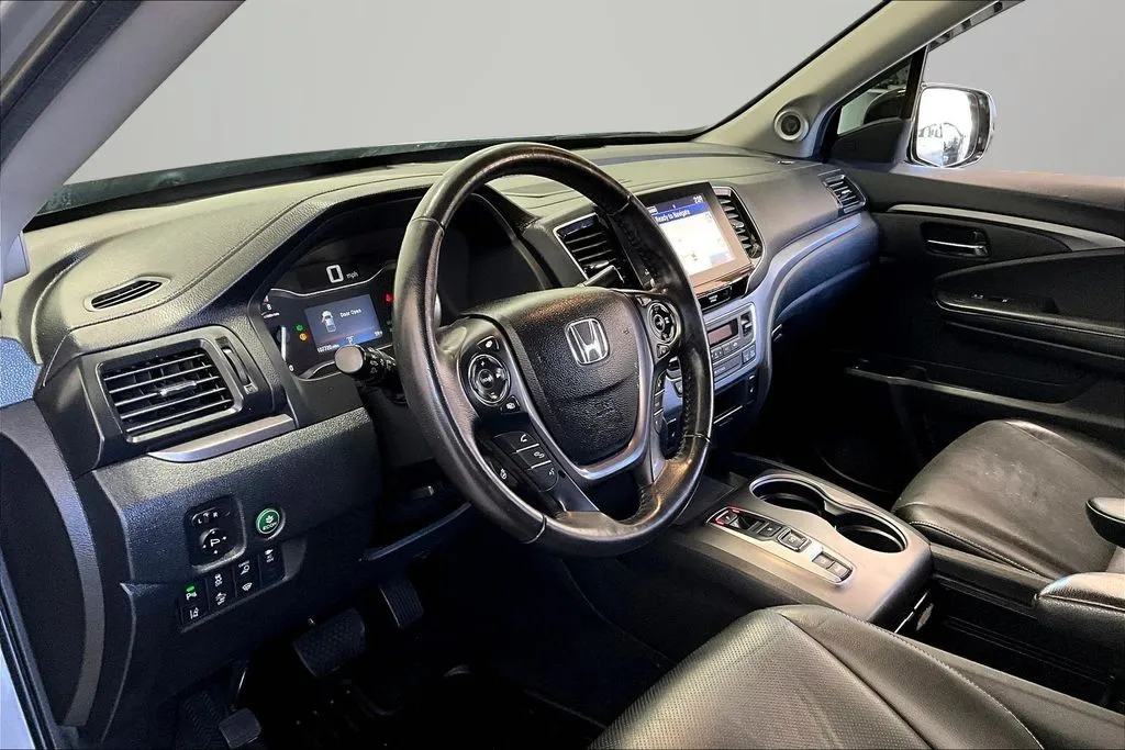 Honda Ridgeline photo 18