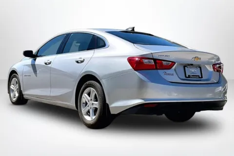 More photos of 2021 Chevrolet Malibu LS at Lakeside Automotive Group, MI