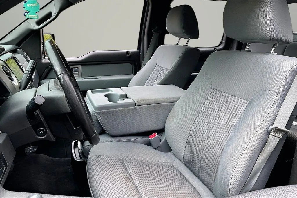 Ford F-150 photo 17