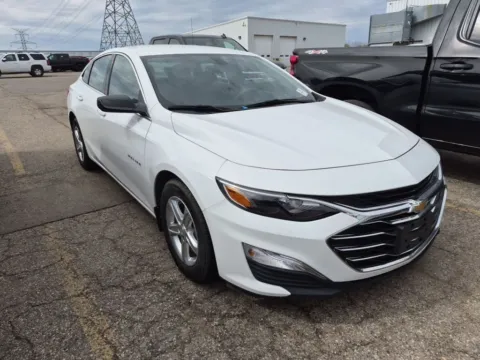 More photos of 2022 Chevrolet Malibu LS at Lakeside Automotive Group, MI