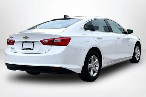More photos of 2022 Chevrolet Malibu LS at Lakeside Automotive Group, MI