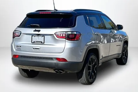 More photos of 2022 Jeep Compass Latitude at Lakeside Automotive Group, MI