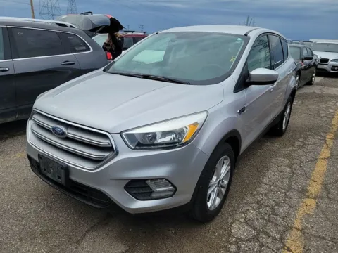 Silver 2017 Ford Escape SE for sale in Spring Lake, MI