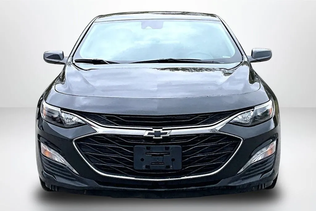 Chevrolet Malibu photo 2