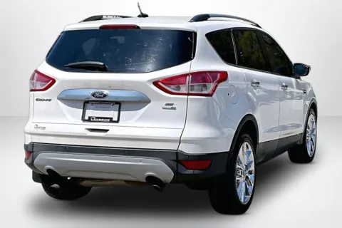 More photos of 2015 Ford Escape SE at Lakeside Automotive Group, MI