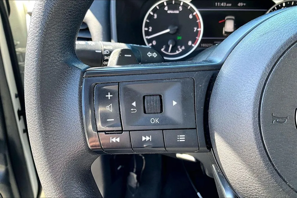 Nissan Rogue photo 11