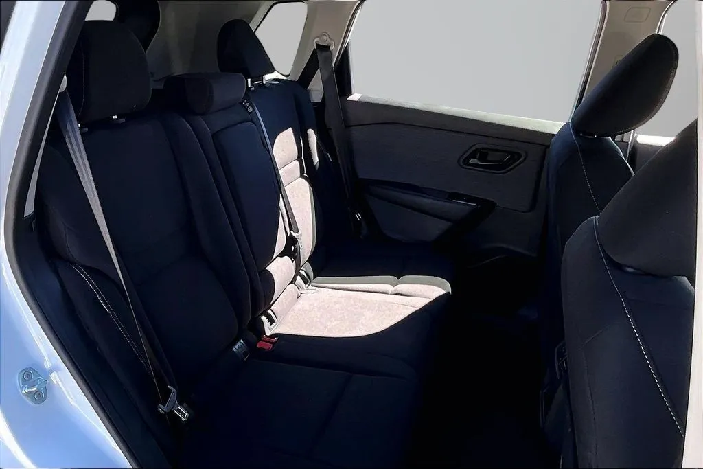 Nissan Rogue photo 24