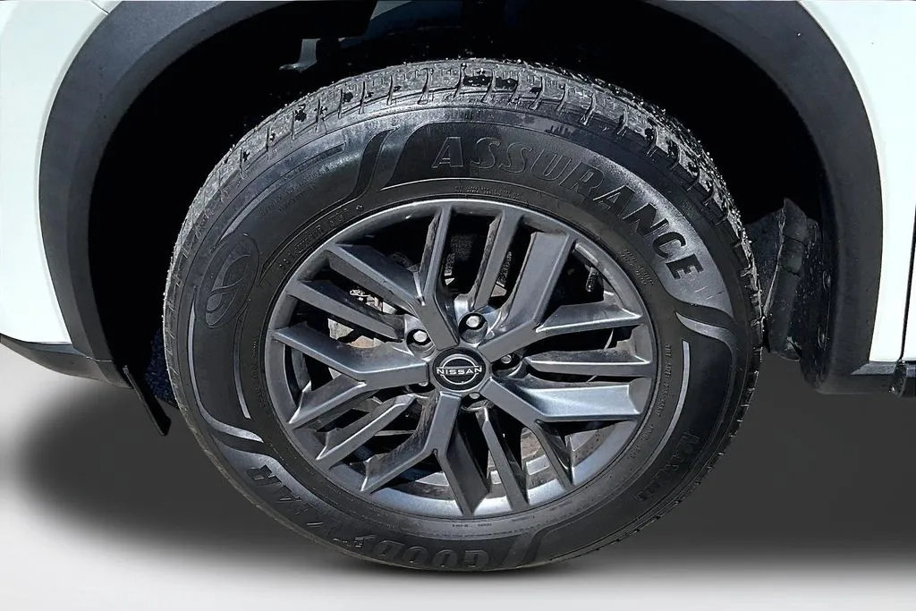 Nissan Rogue photo 32