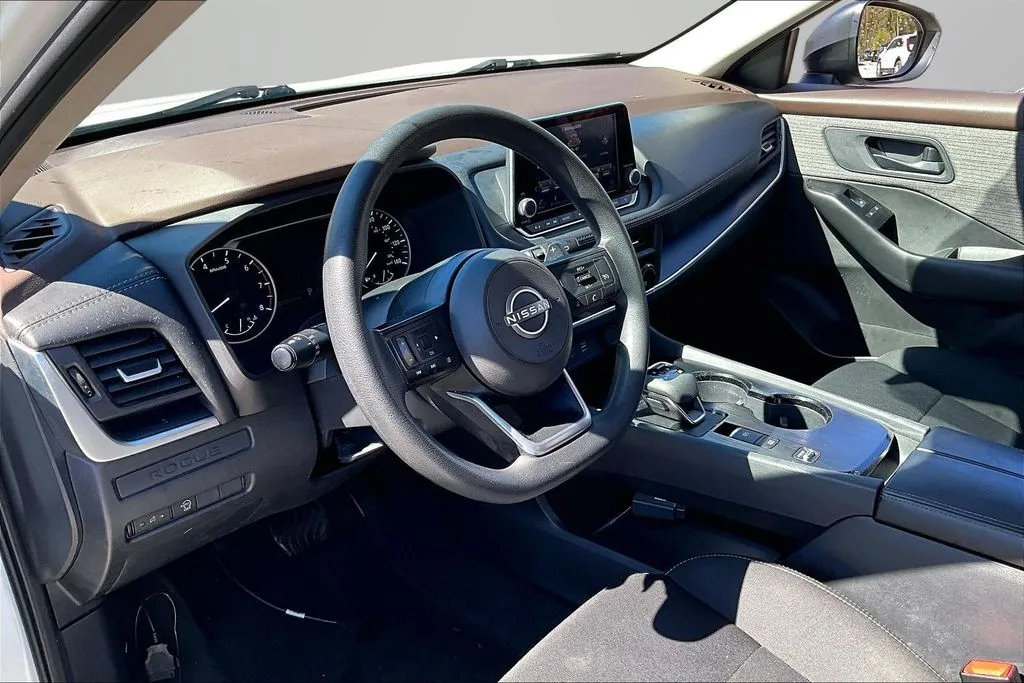 Nissan Rogue photo 17