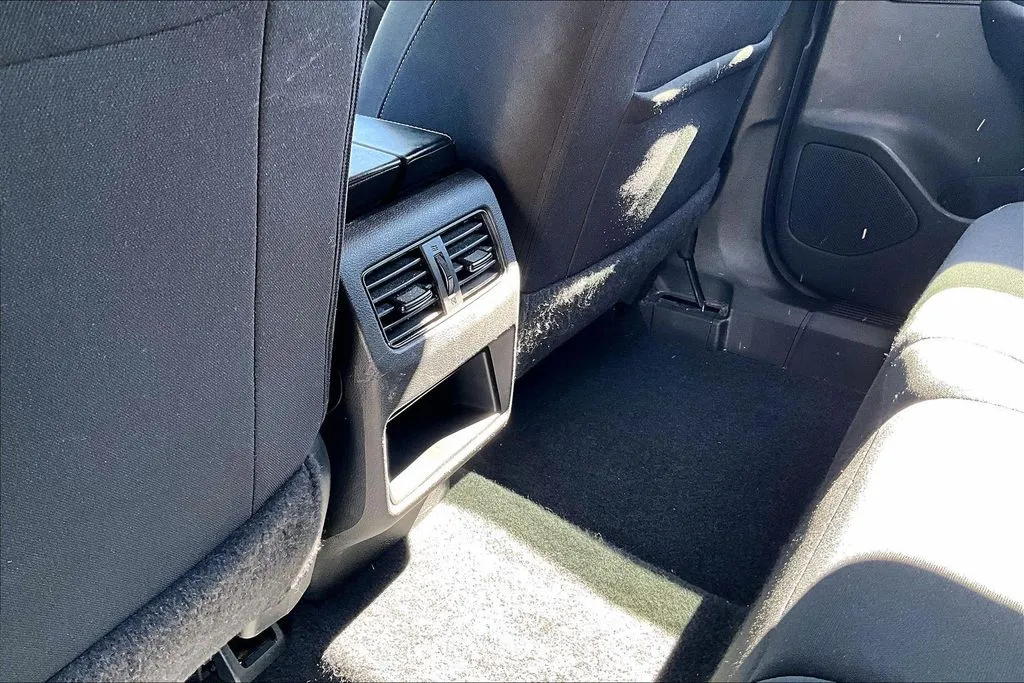 Nissan Rogue photo 10