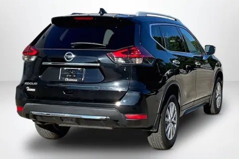 More photos of 2020 Nissan Rogue S at Lakeside Automotive Group, MI
