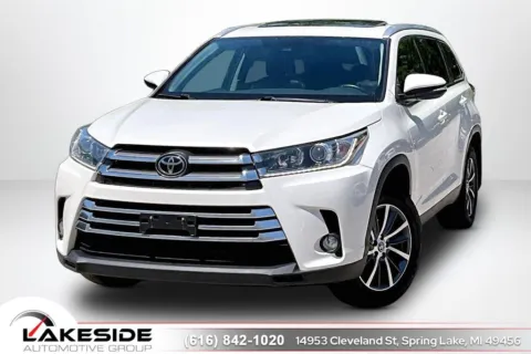 White 2019 Toyota Highlander SE for sale in Spring Lake, MI