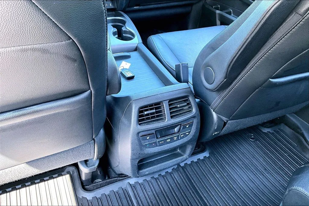 Honda Pilot photo 10
