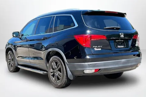 More photos of 2017 Honda Pilot EX-L at Lakeside Automotive Group, MI
