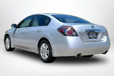 More photos of 2010 Nissan Altima 2.5 SL at Lakeside Automotive Group, MI