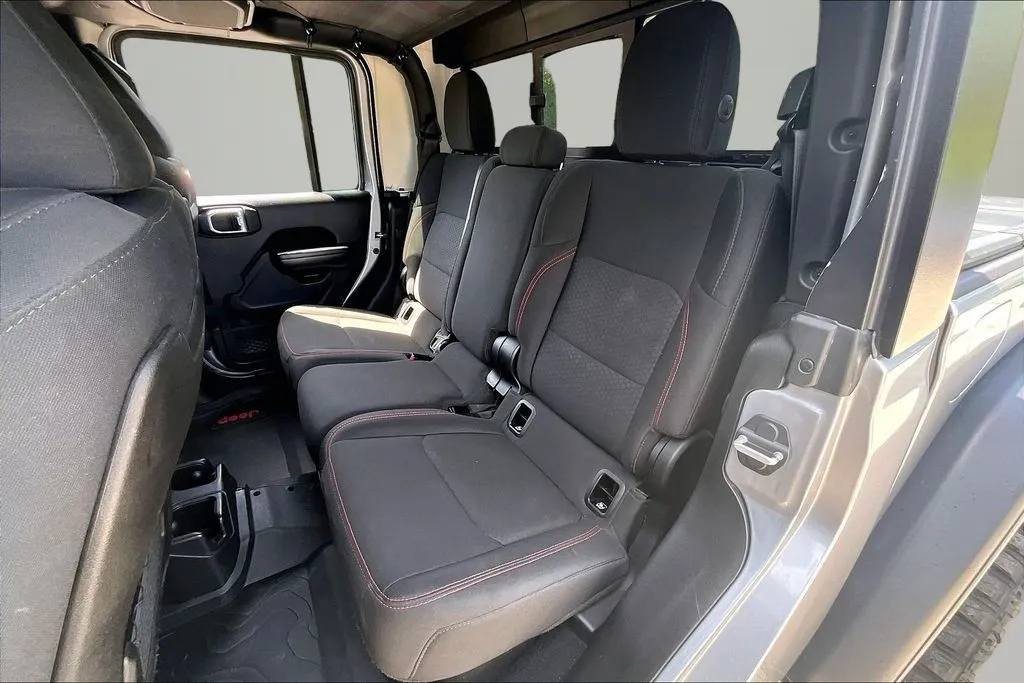 Jeep Gladiator photo 23