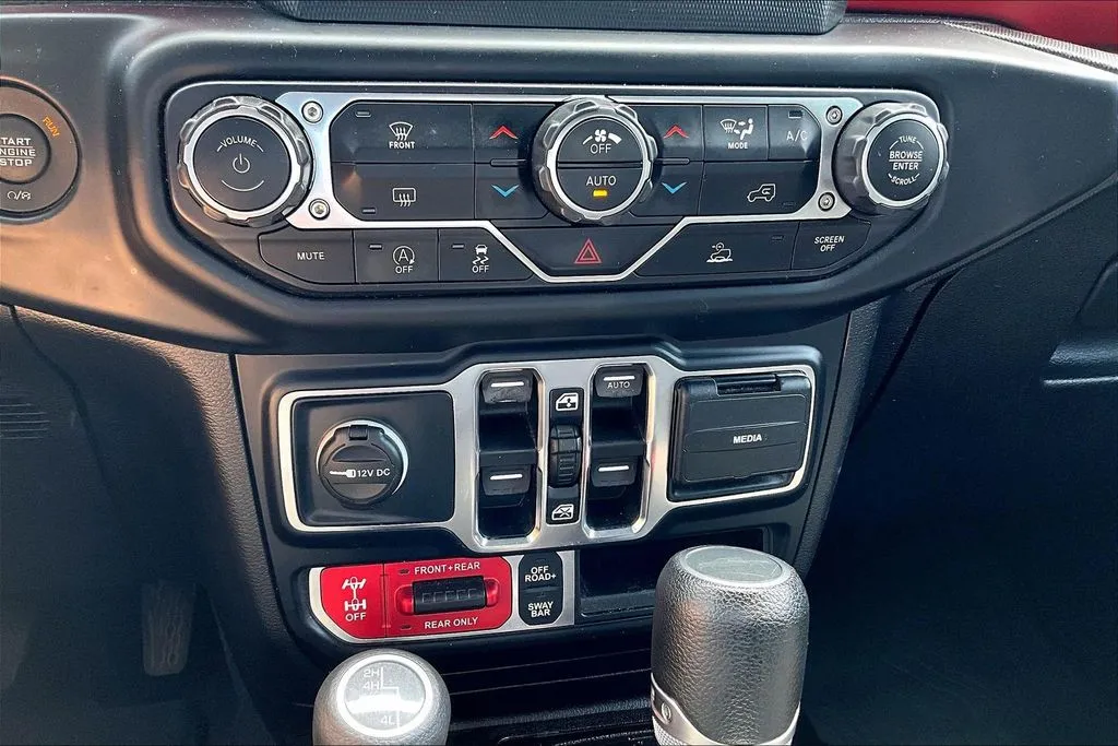 Jeep Gladiator photo 16