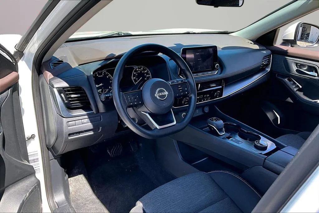 Nissan Rogue photo 17