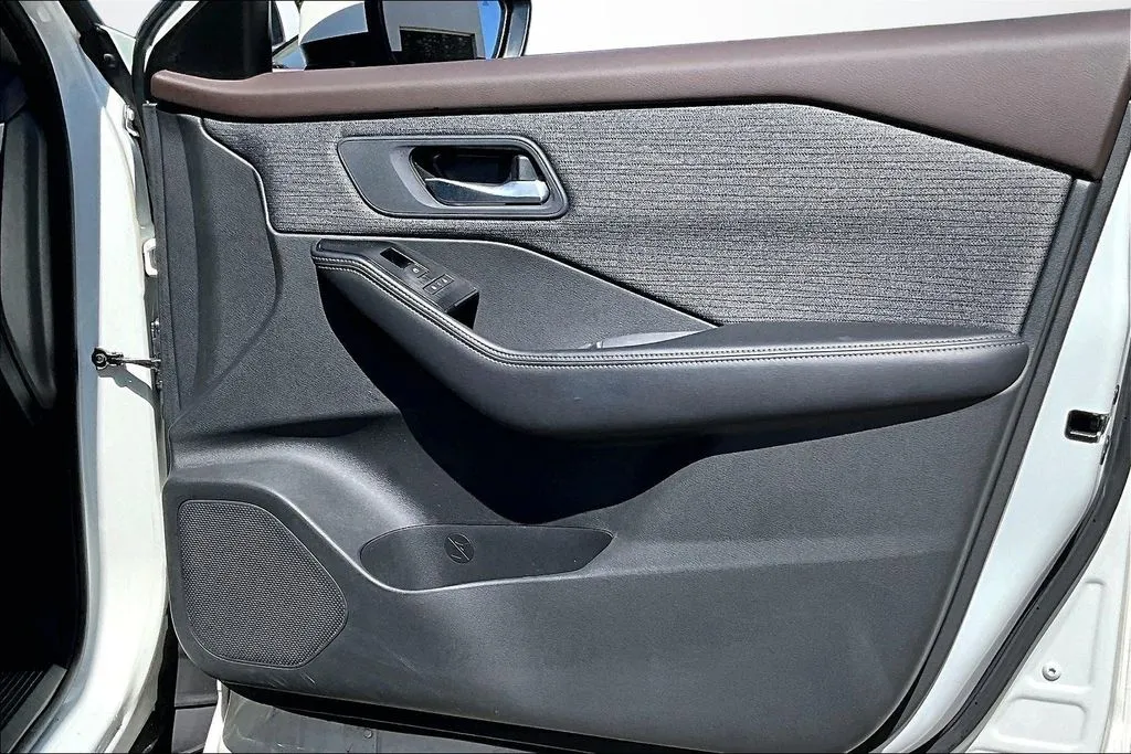 Nissan Rogue photo 27