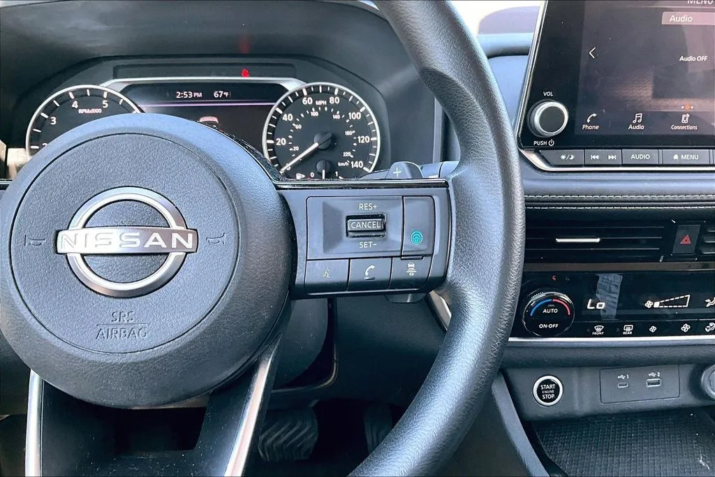 Nissan Rogue photo 12