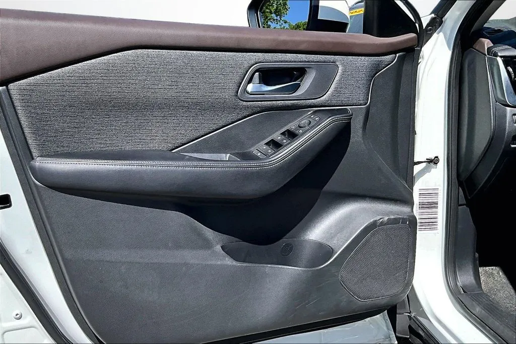 Nissan Rogue photo 20