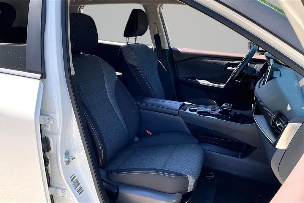 Nissan Rogue photo 28