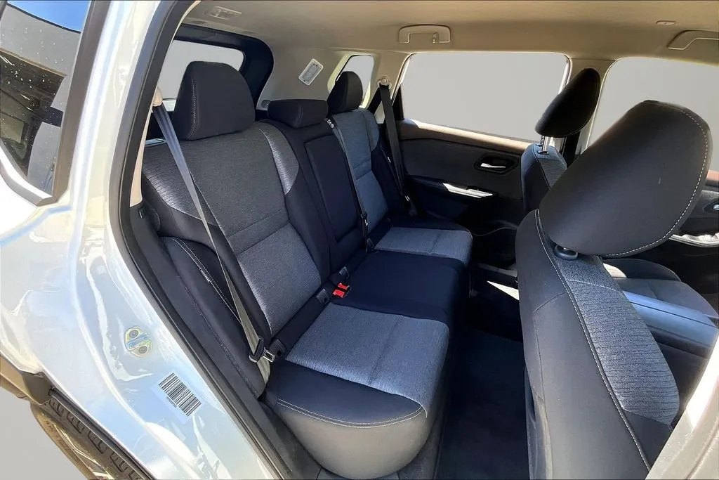 Nissan Rogue photo 25