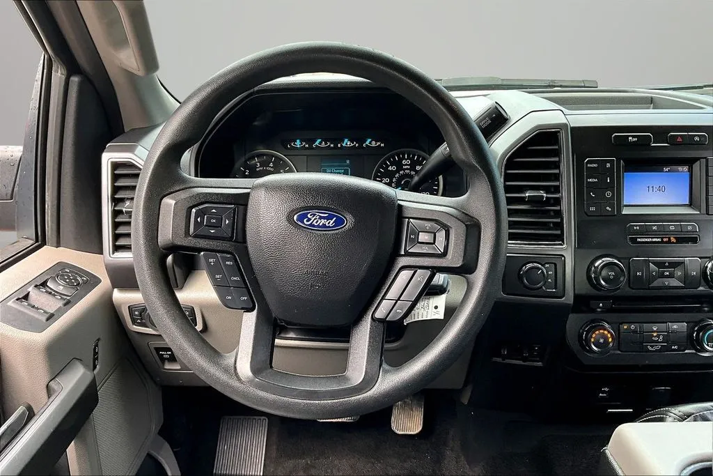 Ford F-150 photo 9