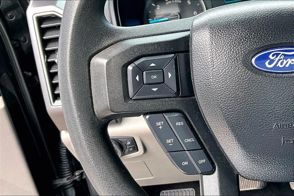Ford F-150 photo 11