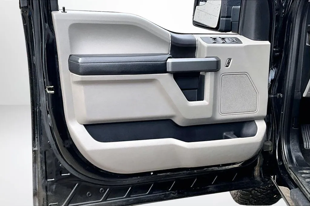 Ford F-150 photo 18