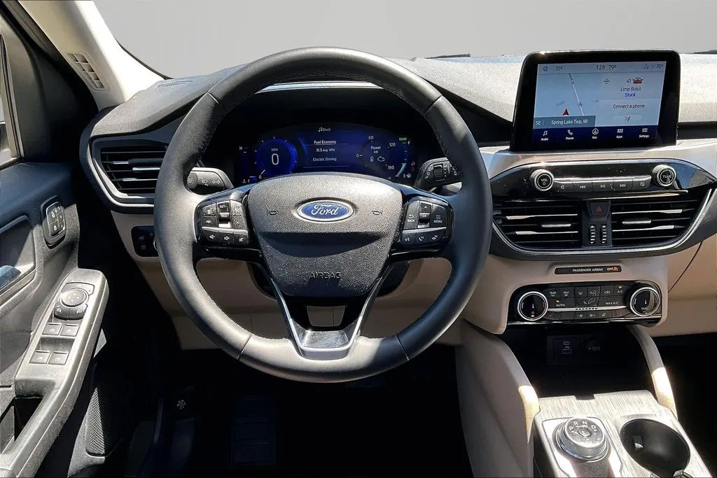 Ford Escape photo 8