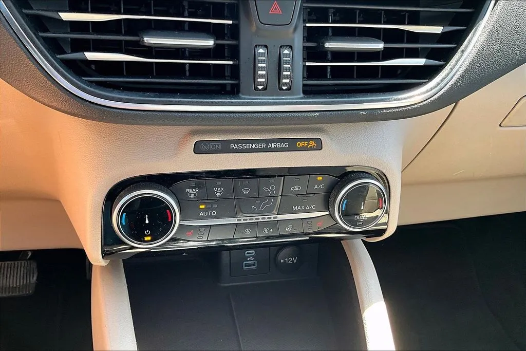 Ford Escape photo 15