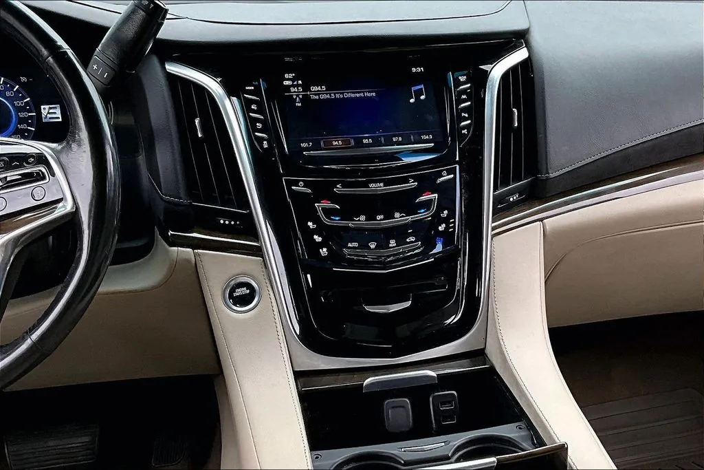 Cadillac Escalade photo 9