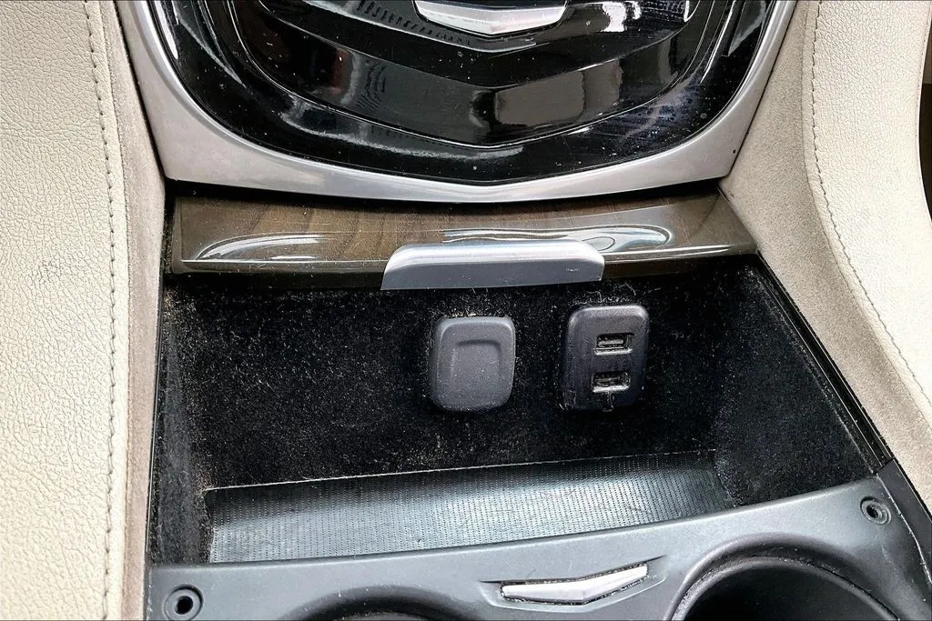 Cadillac Escalade photo 16