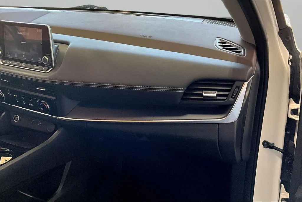 Nissan Rogue photo 25