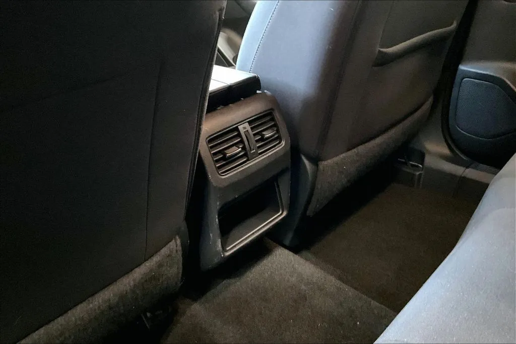 Nissan Rogue photo 10