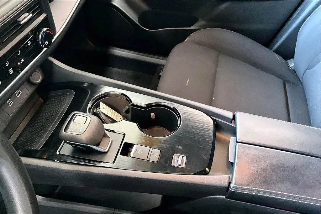 Nissan Rogue photo 18