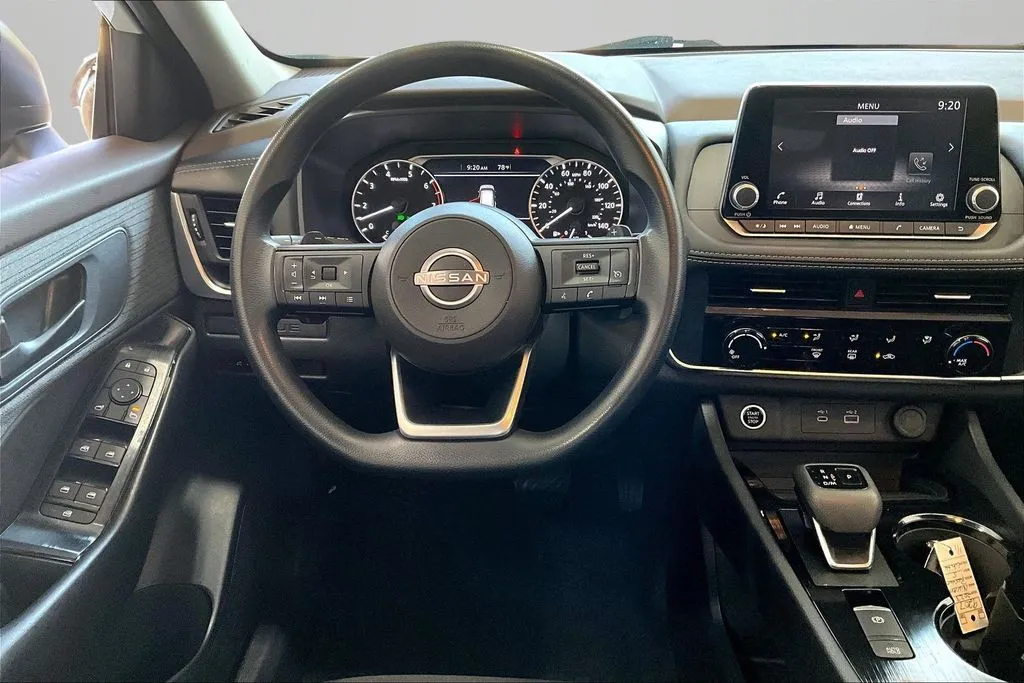 Nissan Rogue photo 8