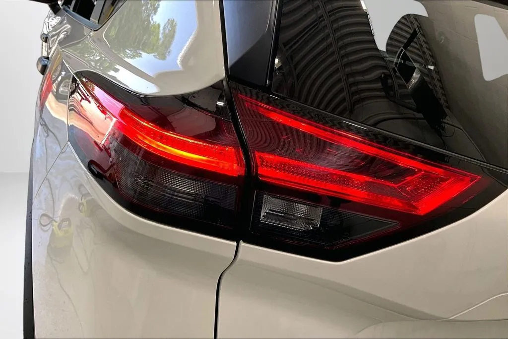 Nissan Rogue photo 23
