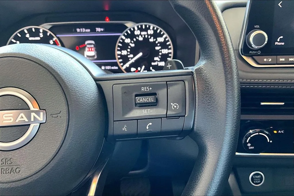 Nissan Rogue photo 12