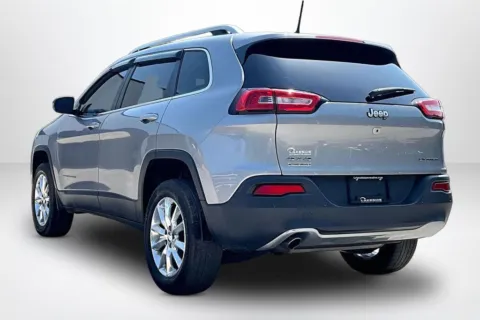 More photos of 2016 Jeep Cherokee Limited at Lakeside Automotive Group, MI