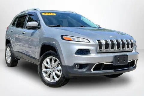 Another view of 2016 Jeep Cherokee Limited for sale in Spring Lake, MI at Lakeside Automotive Group