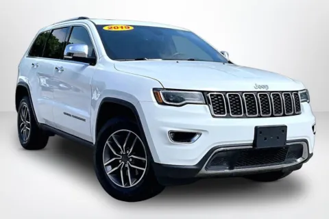 Another view of 2019 Jeep Grand Cherokee Limited for sale in Spring Lake, MI at Lakeside Automotive Group
