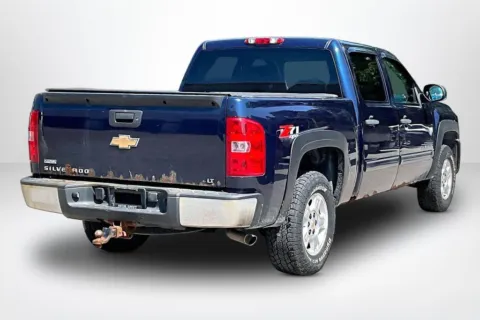 More photos of 2009 Chevrolet Silverado 1500 LT at Lakeside Automotive Group, MI