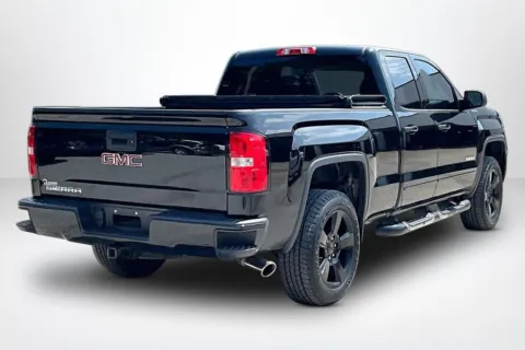 More photos of 2018 GMC Sierra 1500 at Lakeside Automotive Group, MI