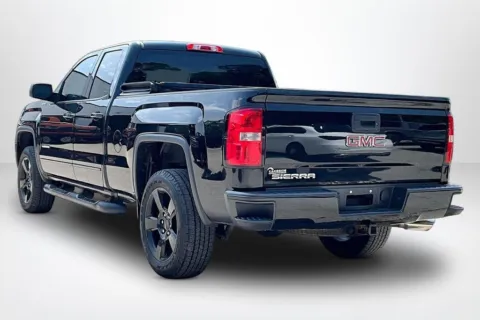 More photos of 2018 GMC Sierra 1500 at Lakeside Automotive Group, MI