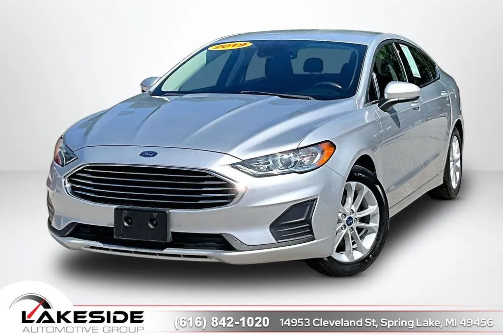 Silver 2019 Ford Fusion SE for sale in Spring Lake, MI